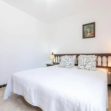 Acogedor De 2 Con Amarre De 12,5m, Terraza Y Jardin En - Hisp-288-62