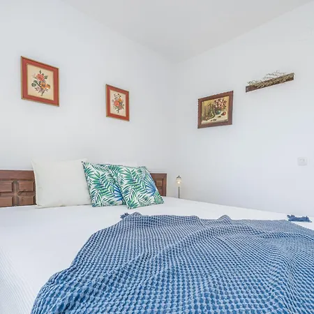 Acogedor De 2 Con Amarre De 12,5m, Terraza Y Jardin En - Hisp-288-62 Holiday home