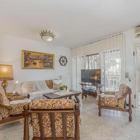 Holiday home Acogedor De 2 Con Amarre De 12,5m, Terraza Y Jardin En - Hisp-288-62