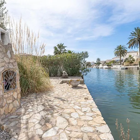 Acogedor De 2 Con Amarre De 12,5m, Terraza Y Jardin En - Hisp-288-62 Holiday home *
