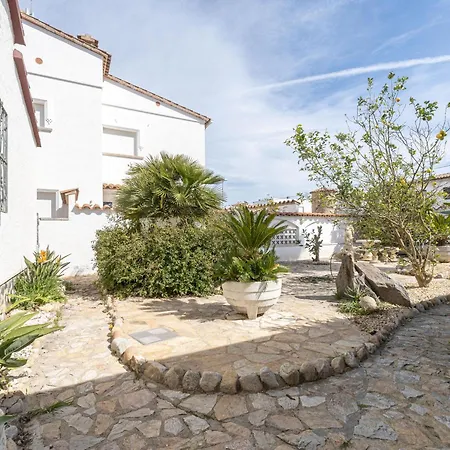 Holiday home Acogedor De 2 Con Amarre De 12,5m, Terraza Y Jardin En - Hisp-288-62 Empuriabrava