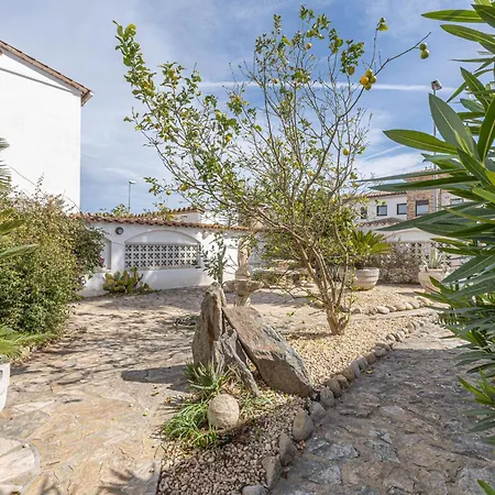 Holiday home Acogedor De 2 Con Amarre De 12,5m, Terraza Y Jardin En - Hisp-288-62